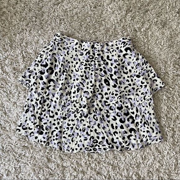 NWOT ASOS Design White Mini Skirt in Animal Purple Floral Print size 4 - Picture 2 of 5